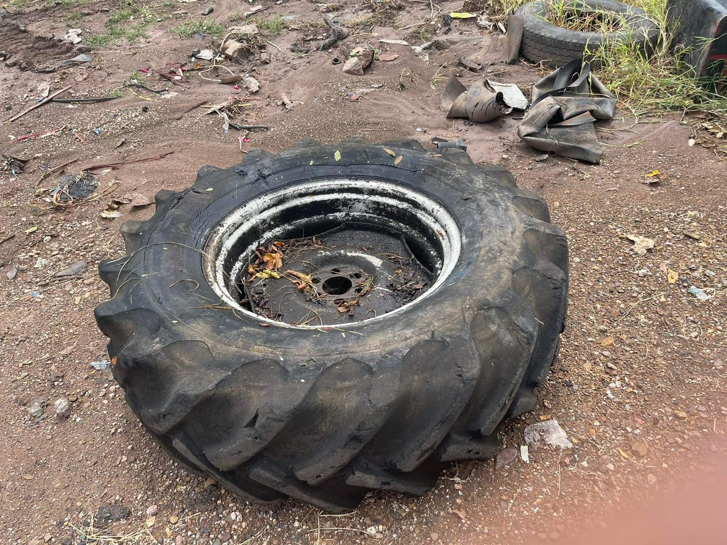 ยางพร้อม กระทะ ตามสภาพ 18.4/15-30