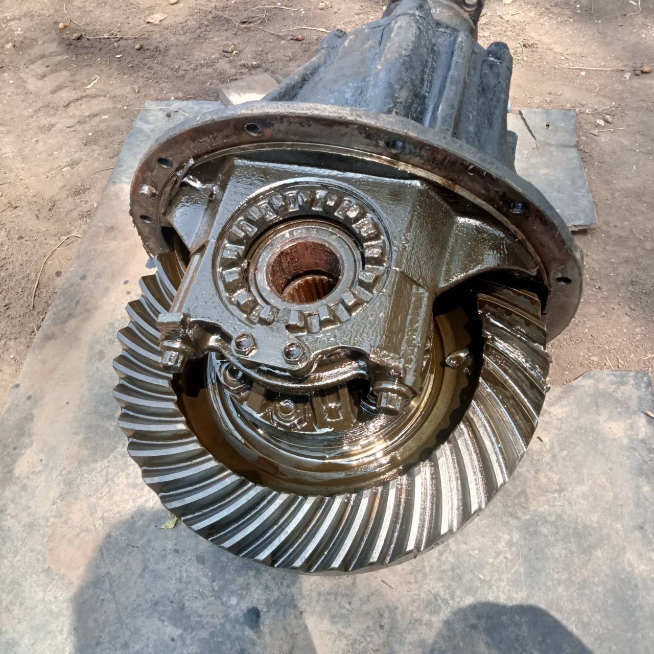 เพลา F ISUZU 6 น็อต 23000 บาท พร้อมใช้งาน