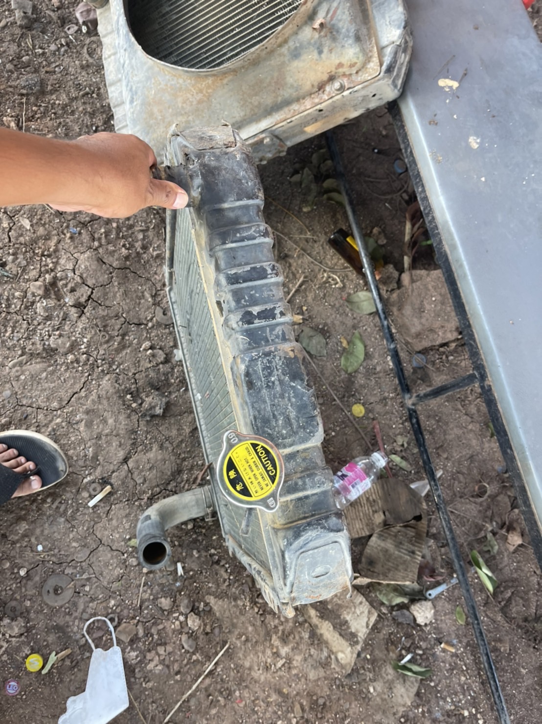 หม้อน้ำ NPR ISUZU พร้อมใช้งาน