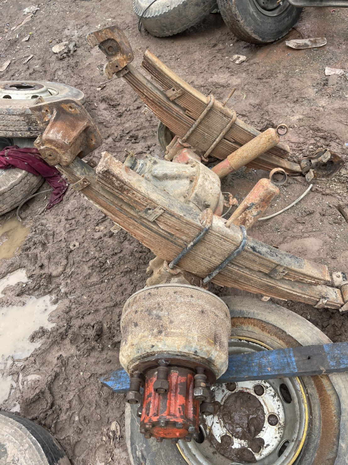 เพลา HINO FC 6 น็อต 30000 บาทพร้อมแหนบ