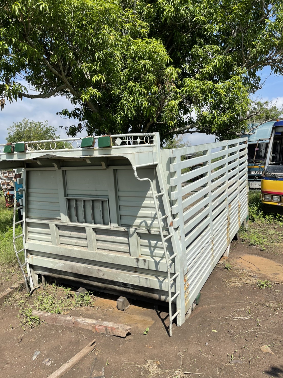 กระบะ 6 ล้อสแสตนเลส