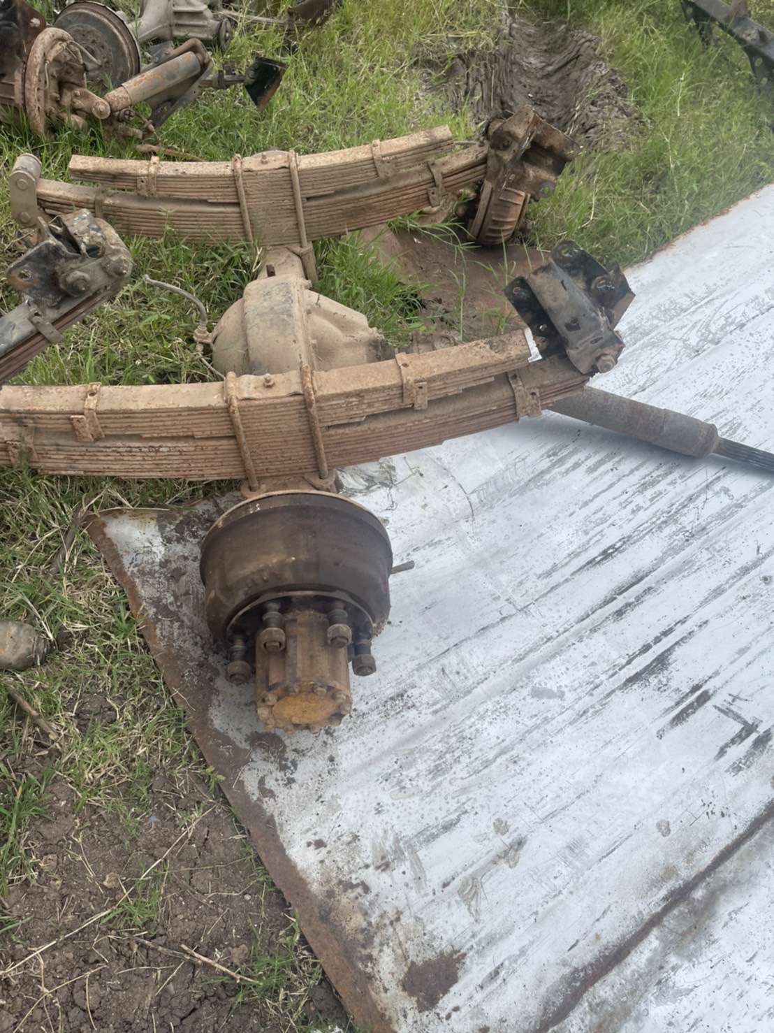 เพลา F HINO 26000 บาท พร้อมแหนบ