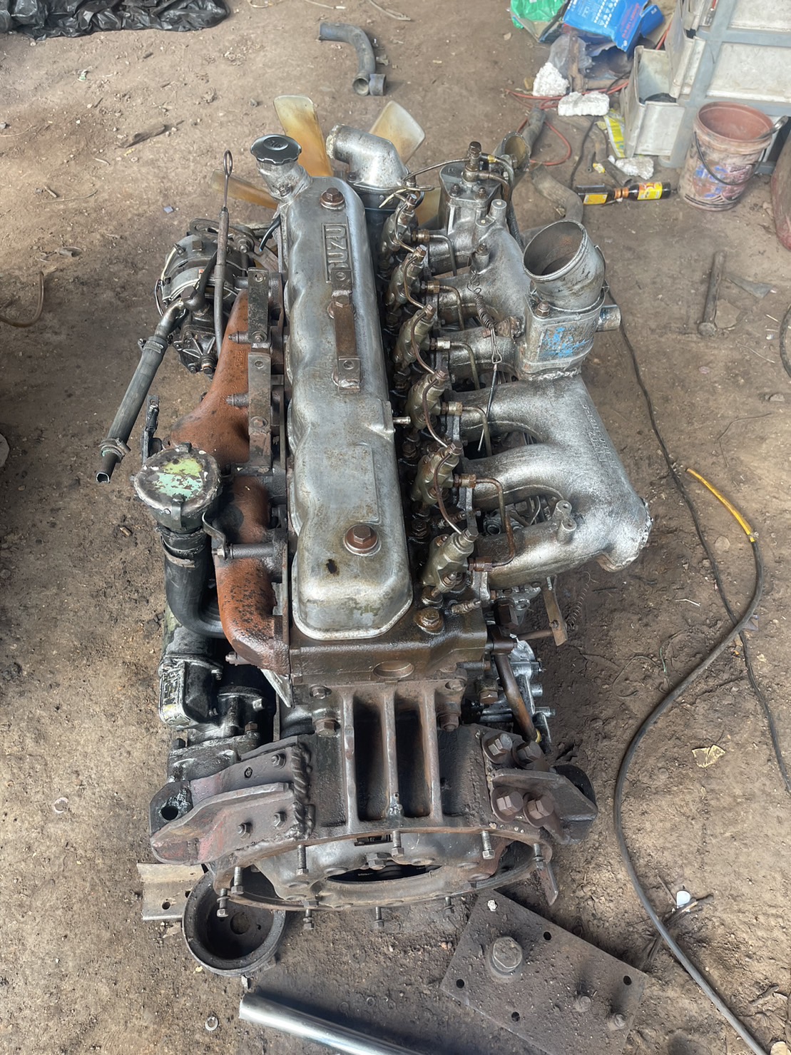 เครื่อง ISUZU 6BD1 45000 บา พร้อมใช้งาน