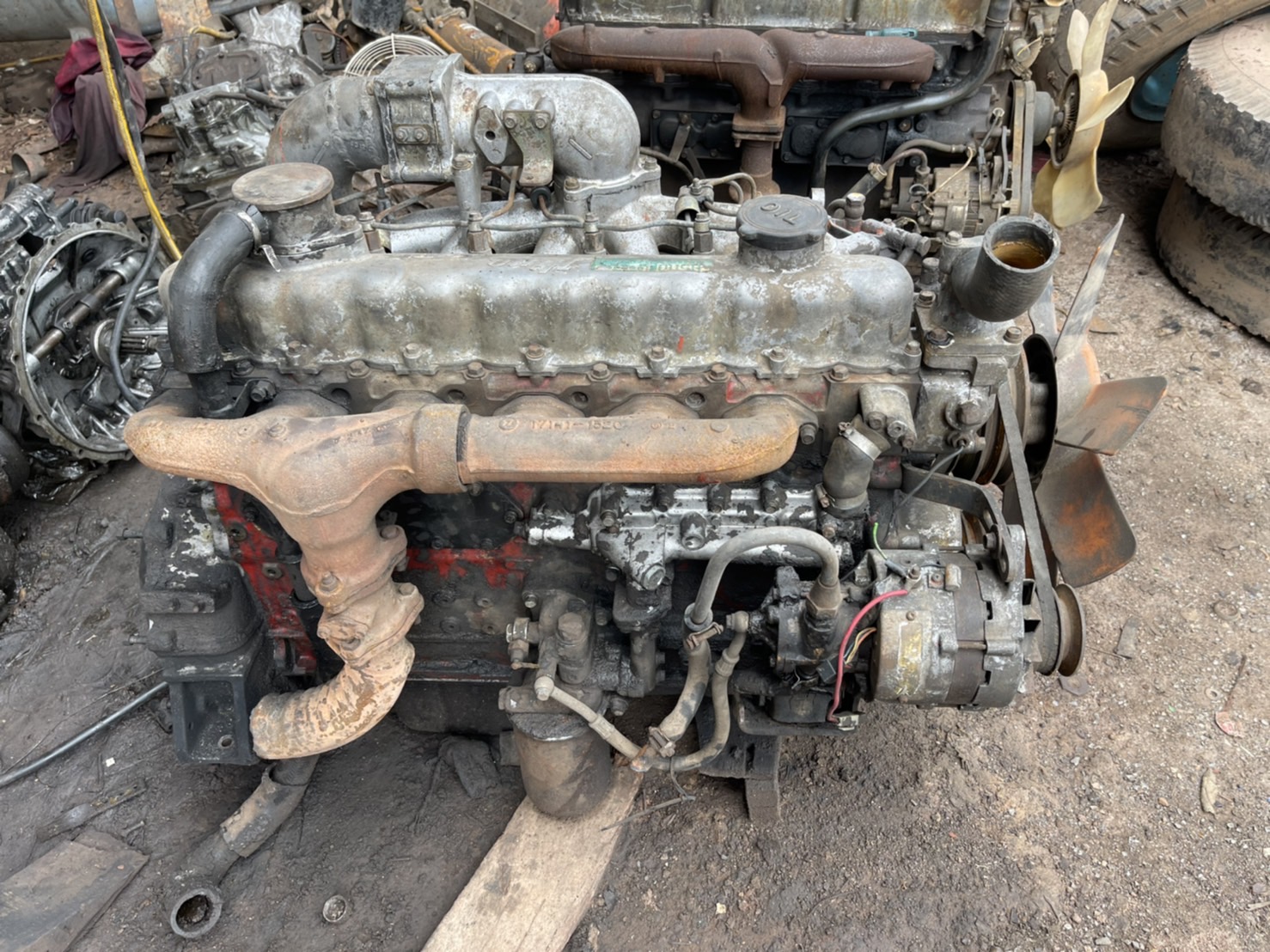 เครื่อง HINO EH500 160แรงม้า38000 บาท มีใบคลุม