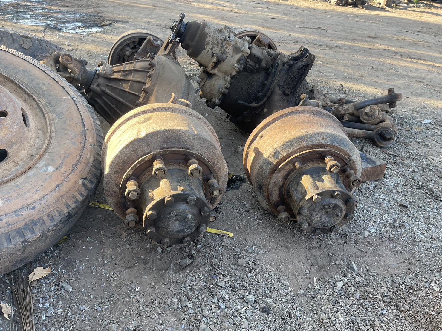 ชุด 2 เพลา ฟูโซ่ 527 85000 บาท หรือ แยกหน้า หลัง แท่นโบกี้ แหนบ พร้อมใช้งาน ชุด 2 เพลา ฟูโซ่ 527 85000 บาท หรือ แยกหน้า หลัง แท่นโบกี้ แหนบ พร้อมใช้งาน