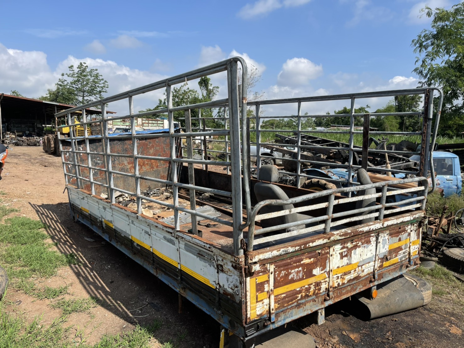 กระบ 6 ล้อพร้อมใช้งาน กระบ 6 ล้อพร้อมใช้งาน