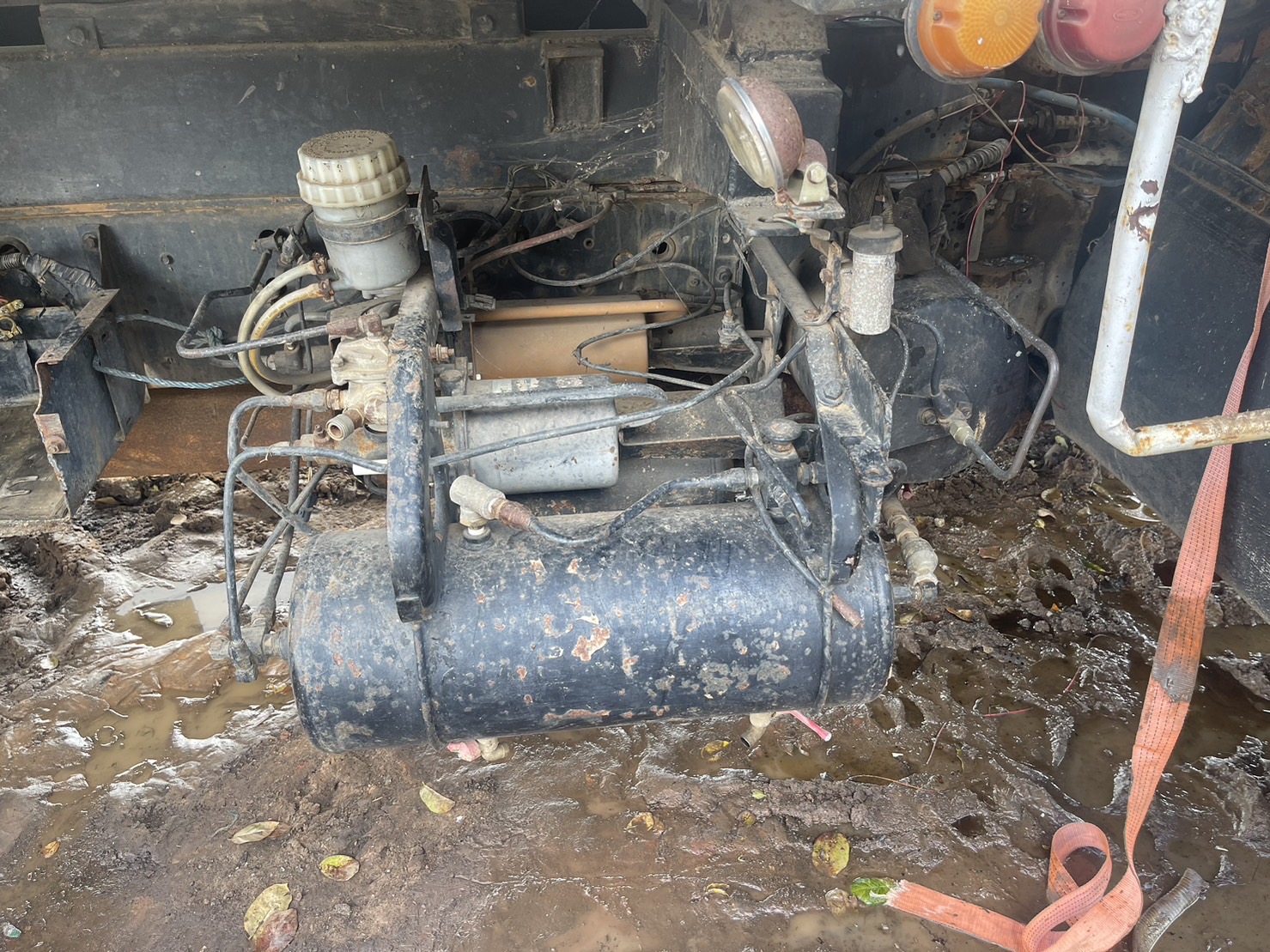 ถังเบรค TF 527โบ 6500 บาท