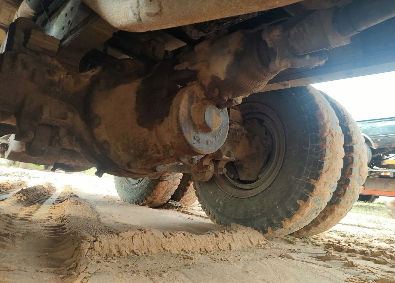 ชุด 2 เพลา ISUZU 240 90000 บาท พร้อมใช้งาน