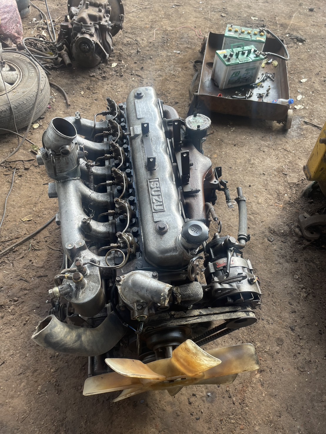 เครื่อง ISUZU 6BD1 45000 บา พร้อมใช้งาน