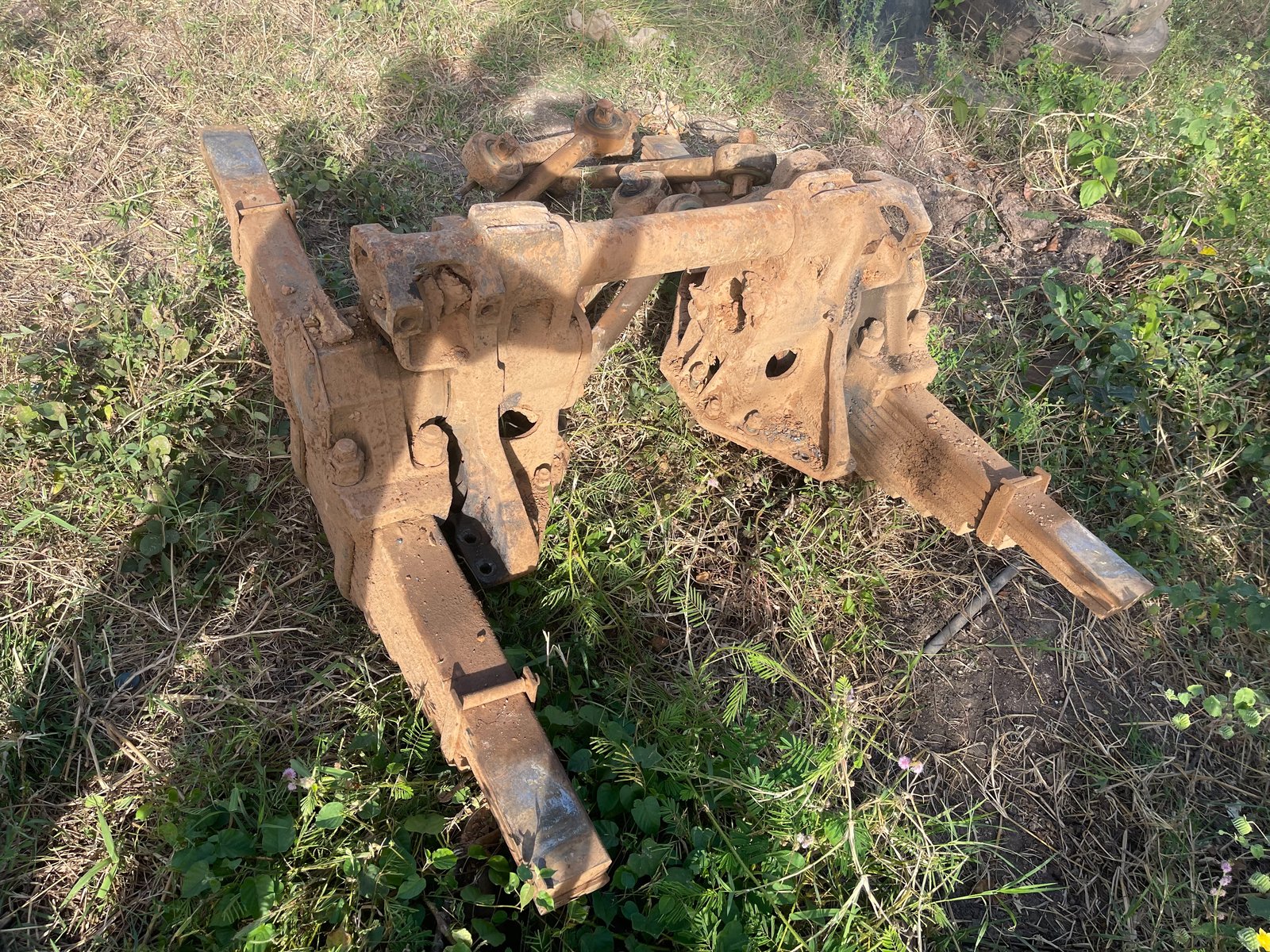 แท่นโบกี้แหนบ มิตชู เทอร์โบ 28000 บาท พร้อมแขนลูกหมาก