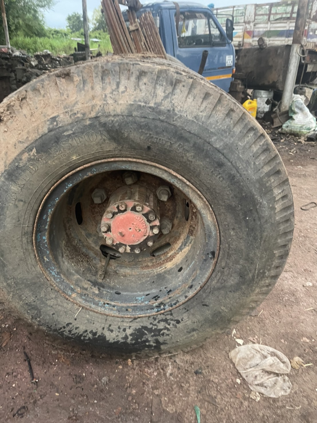 ชุดเพลา F HINO 6 น็อต ยดชุด35000 บาทพร้อมแหนบ ยางกระทะ