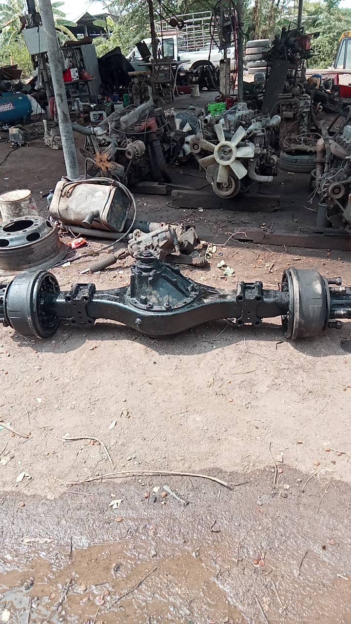 เพลา F ISUZU 6 น็อต 23000 บาท พร้อมใช้งาน