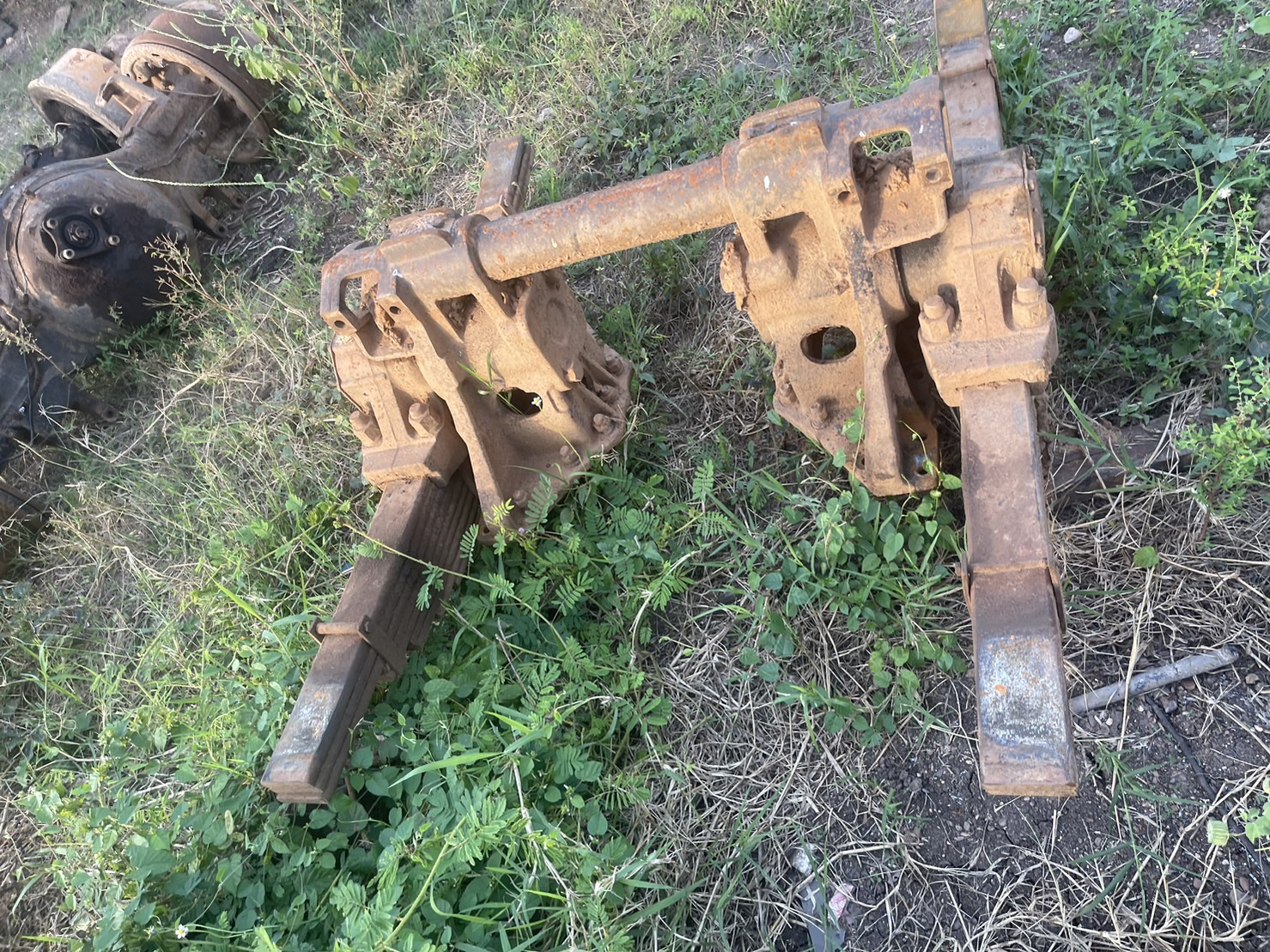 แท่นโบกี้ แหนบ มิตชู 527 โบ 22000 บาท พร้อมใช้งาน