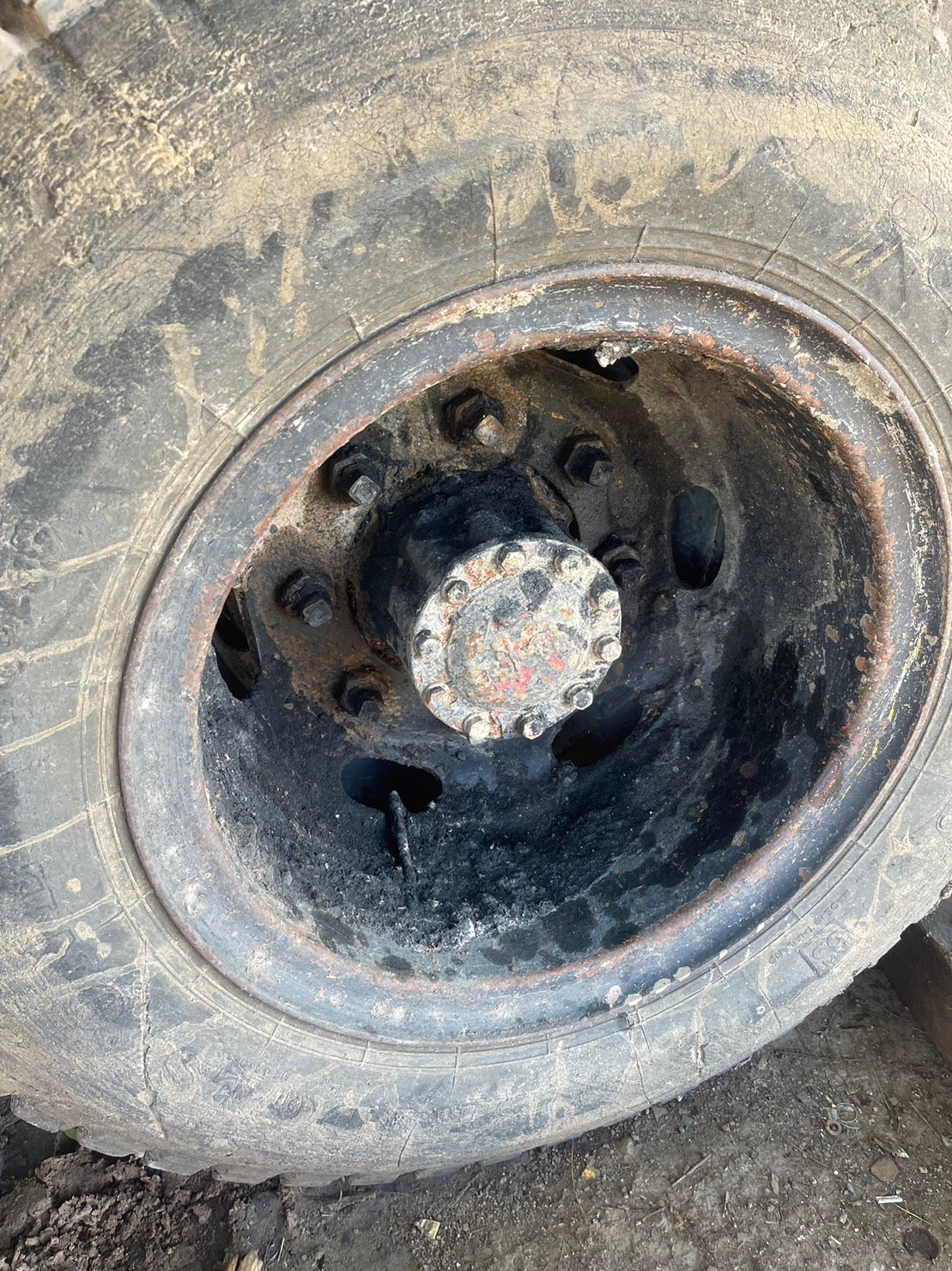 เพลา6 ล้อ 8น็อต HINO FF3H 25000 บาท พร้อมใช้งาน แหนบ6500 บาท