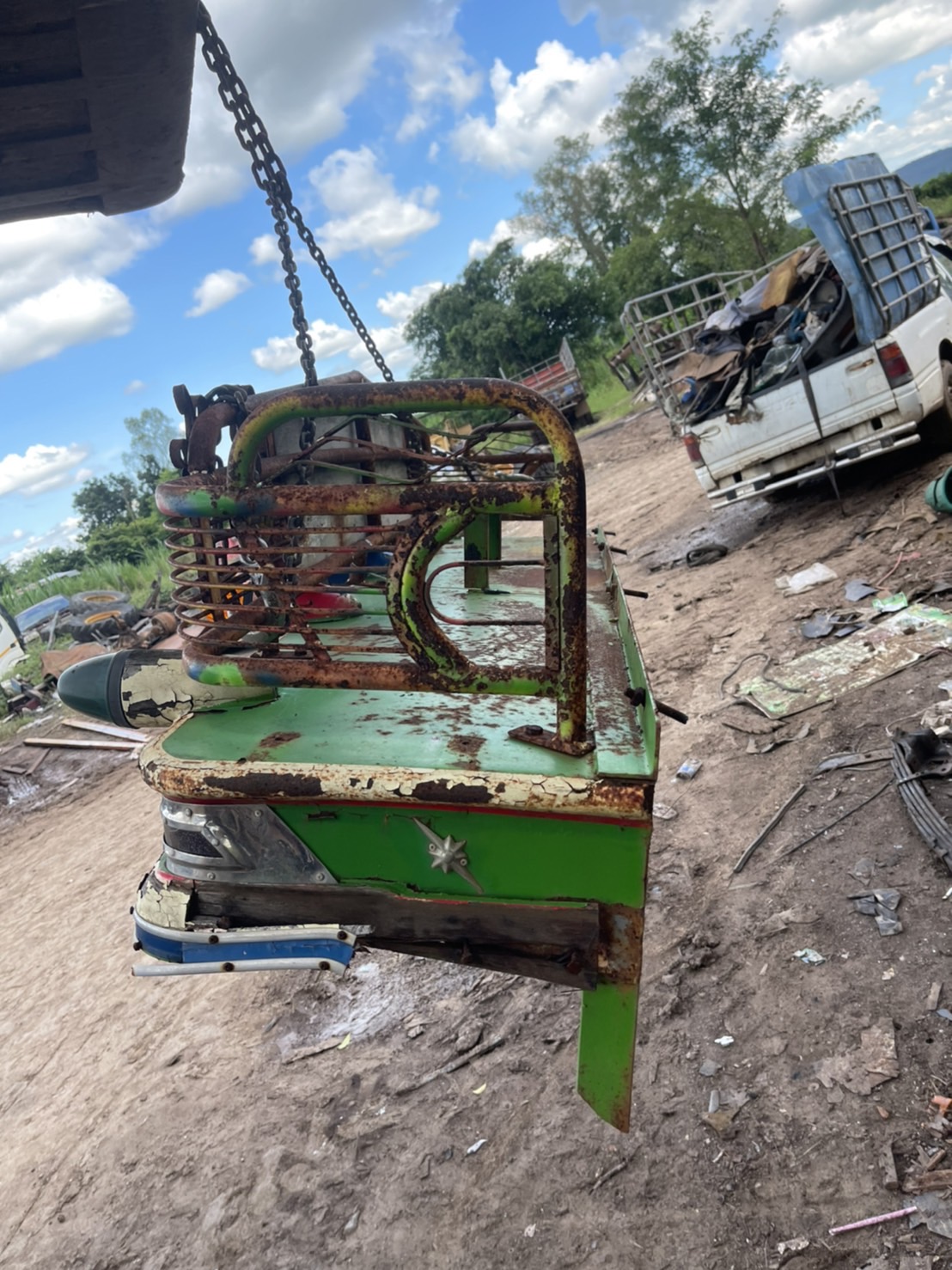 ตระกร้า 6 ล้อ2000 บาท