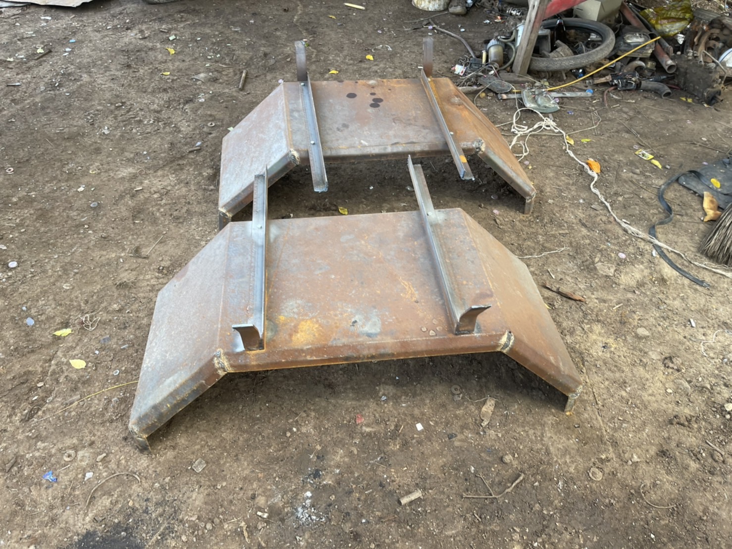 บังโครน 6 ล้อ 1 คู่ 3800 บาท