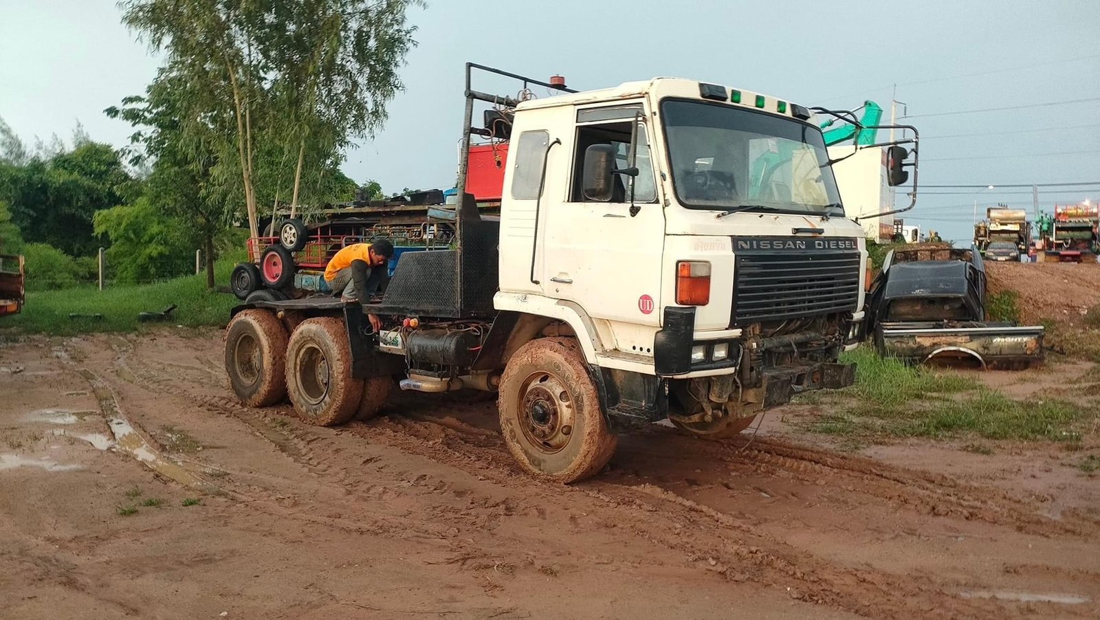 แยกอะไหล่ หัวลาก NISSAN  CW66GT 370 แรง  RE10 2เพลา เบรคแห้ง ราคาเบาๆ