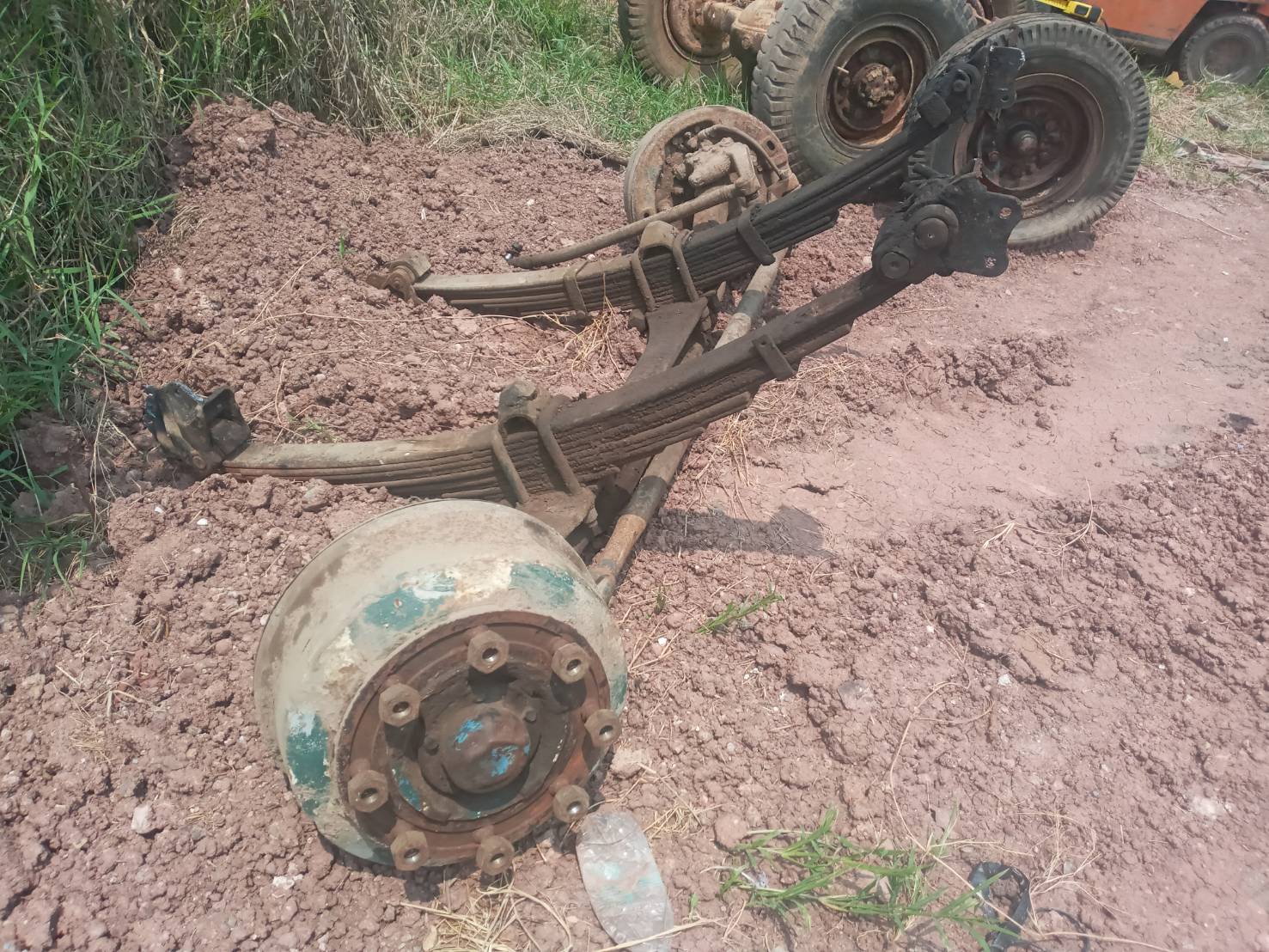 คานหน้า พร้อมแหนบ ฟูโซ่