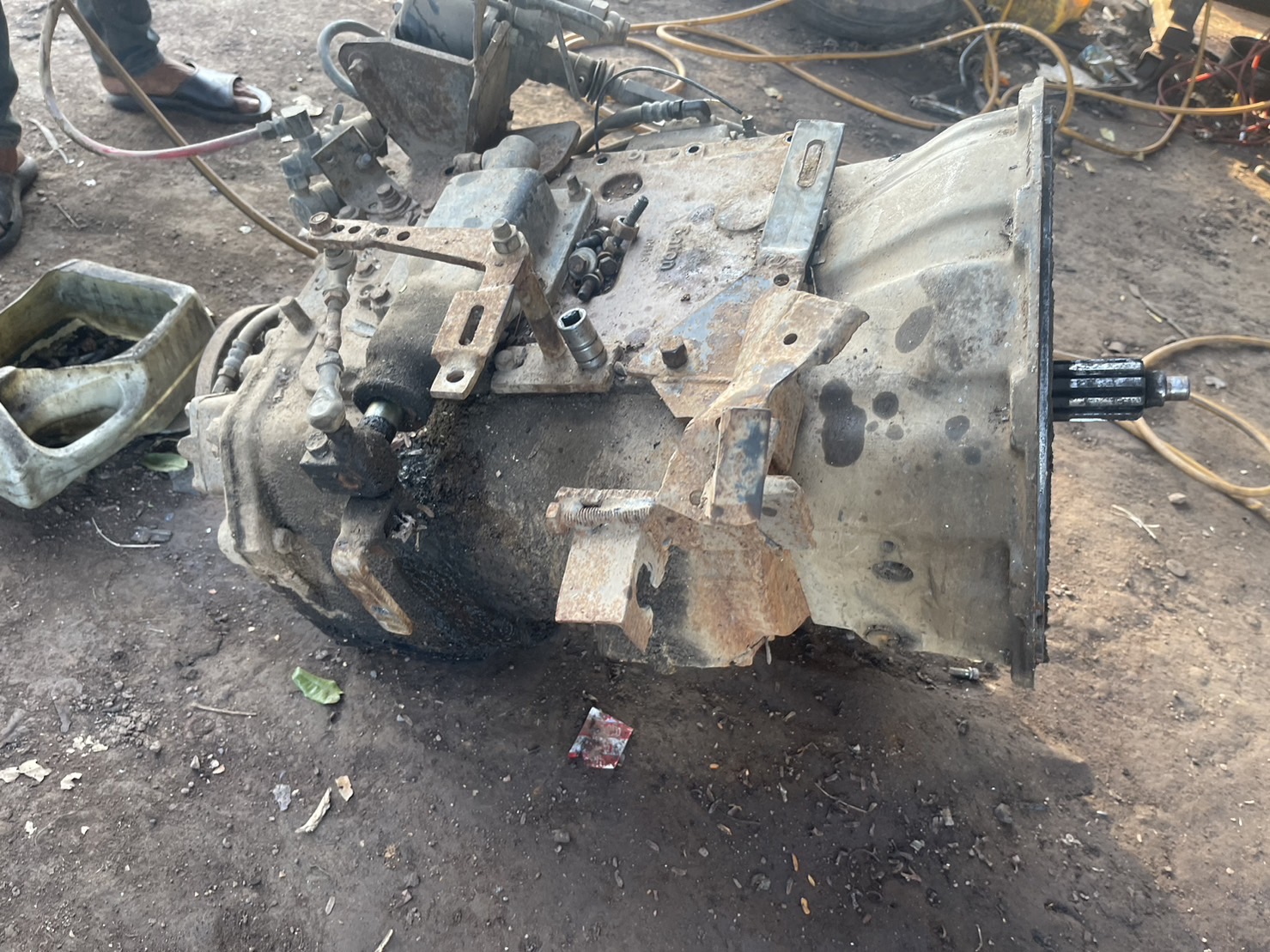 เกียร์ อิตัน ขายตามสภาพ 25000 บาท เฟื่องมีแตก