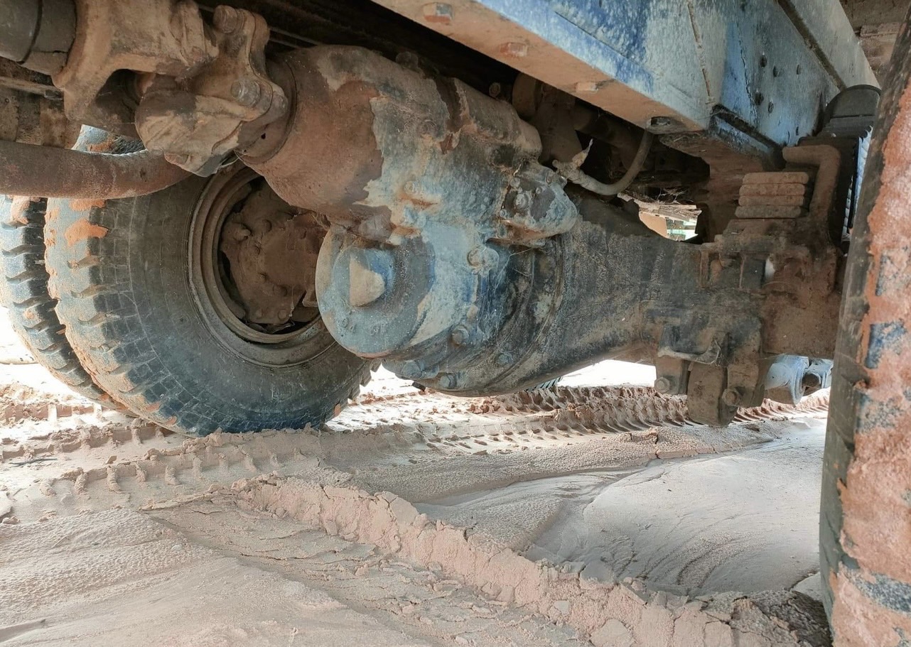 ชุด 2 เพลา ISUZU 240 90000 บาท พร้อมใช้งาน