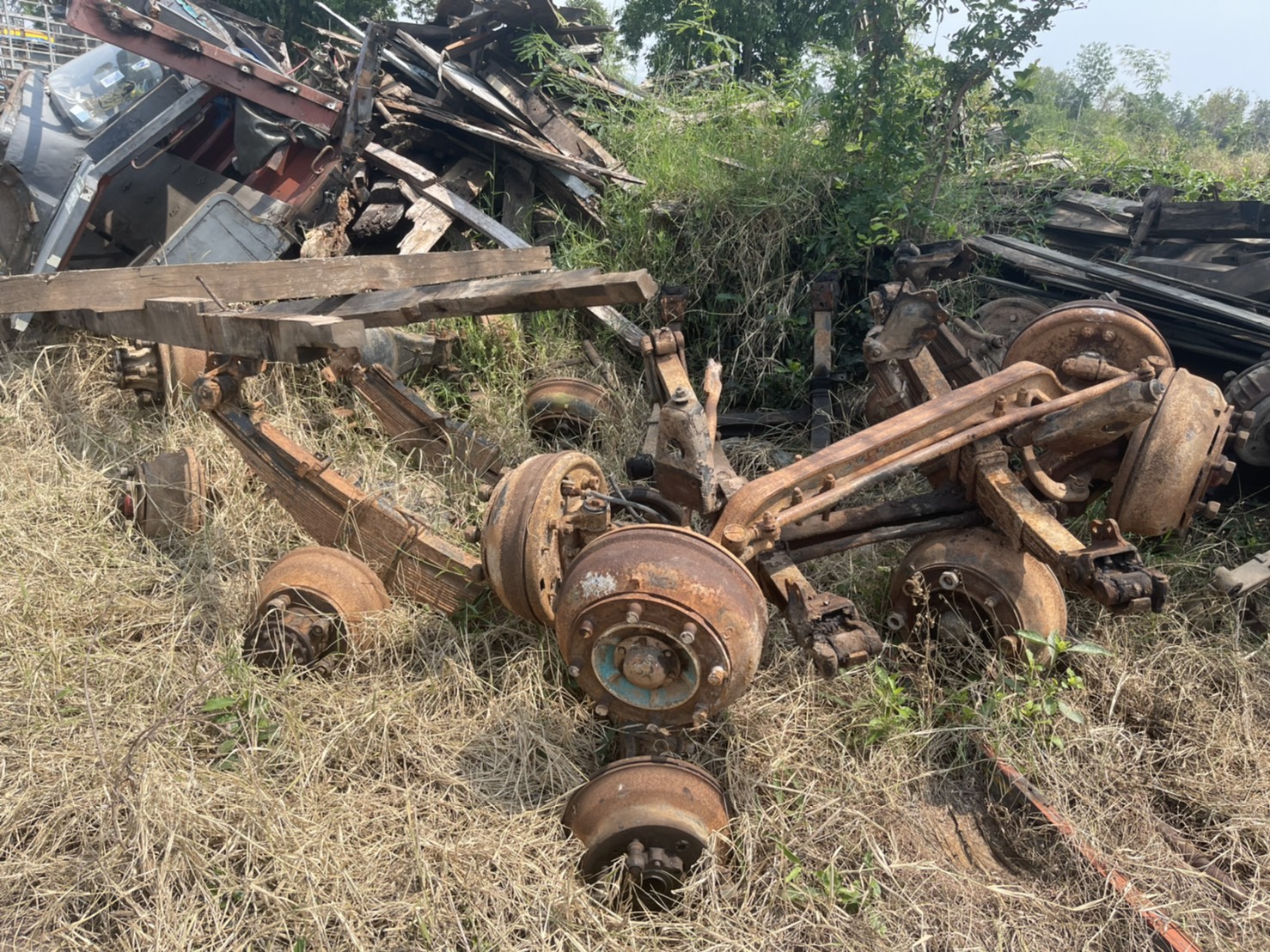 คานหน้า หัวยาว 10 ล้อ พร้อมแหนบ คานหน้า หัวยาว 10 ล้อ พร้อมแหนบ