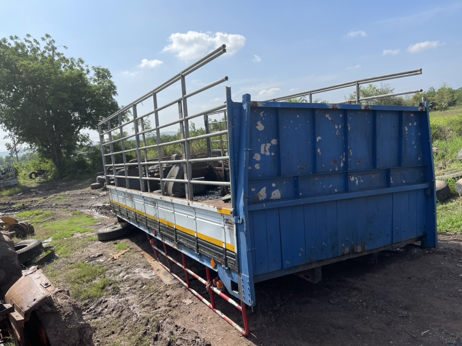 กระบ 6 ล้อพร้อมใช้งาน กระบ 6 ล้อพร้อมใช้งาน