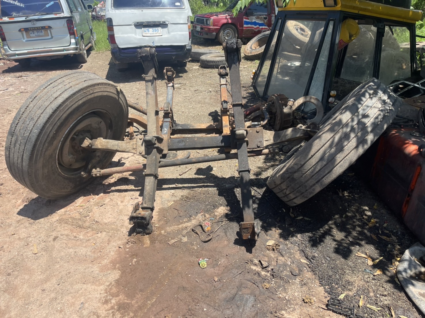 คานหน้า ISUZU 10 น็อต ใส้6 ล้อ ร็อกกี้ 20000 บาท พร้อมแหนบ