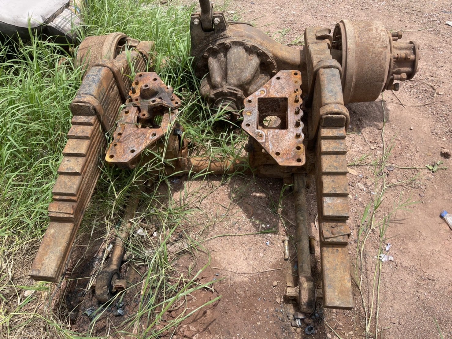 แท่น โบกี้ และ เพลาลูกหลัง ฟูโซ่