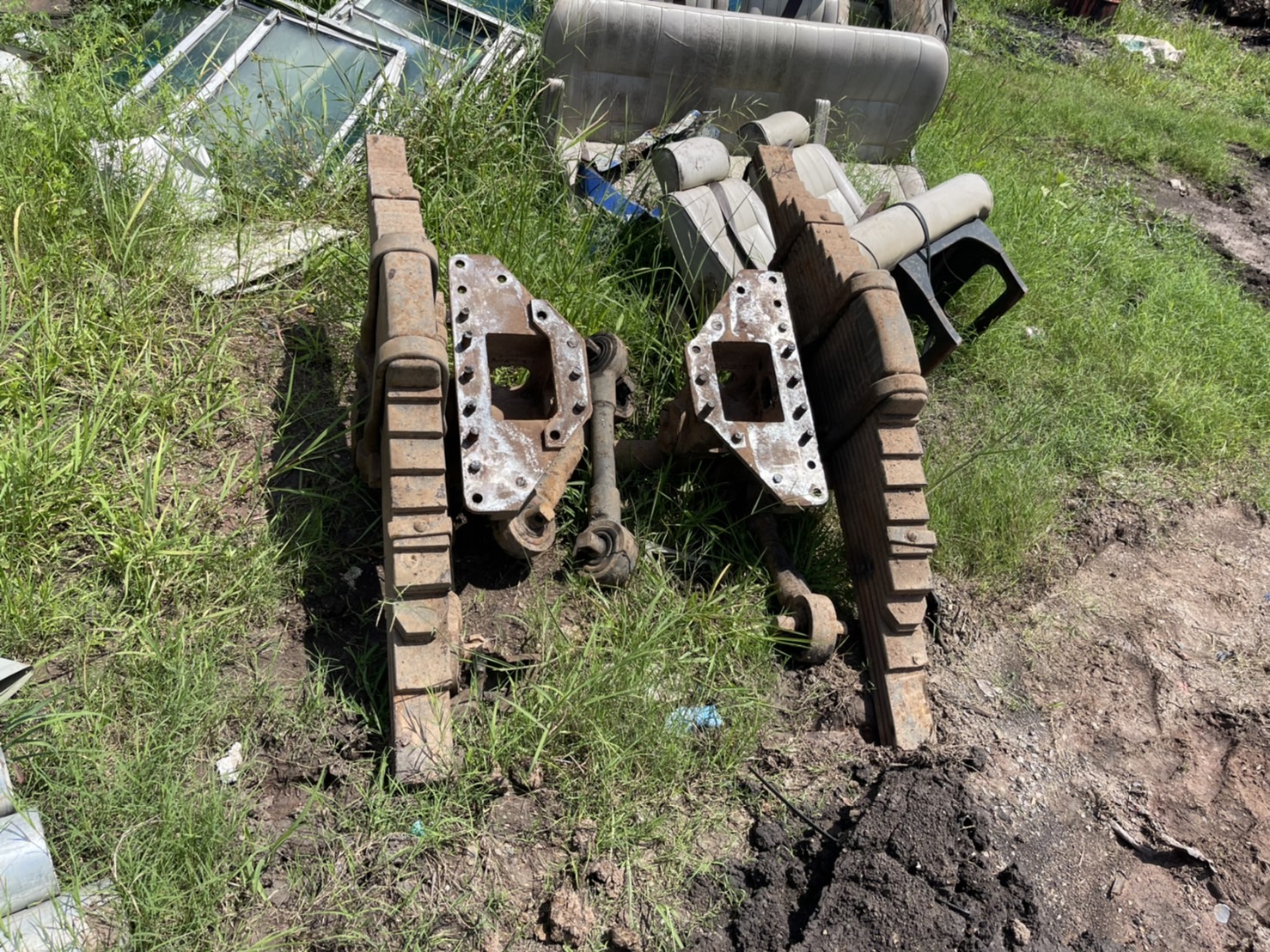 แท่นโบกี้ ฟูโซ่ 28000 บาท พร้อมแหนบ