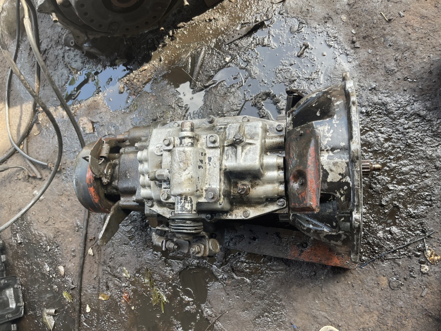 เกียร์ HINO EH 7 เกียร์ถอย 18000 บาท ร้อมใช้งาน