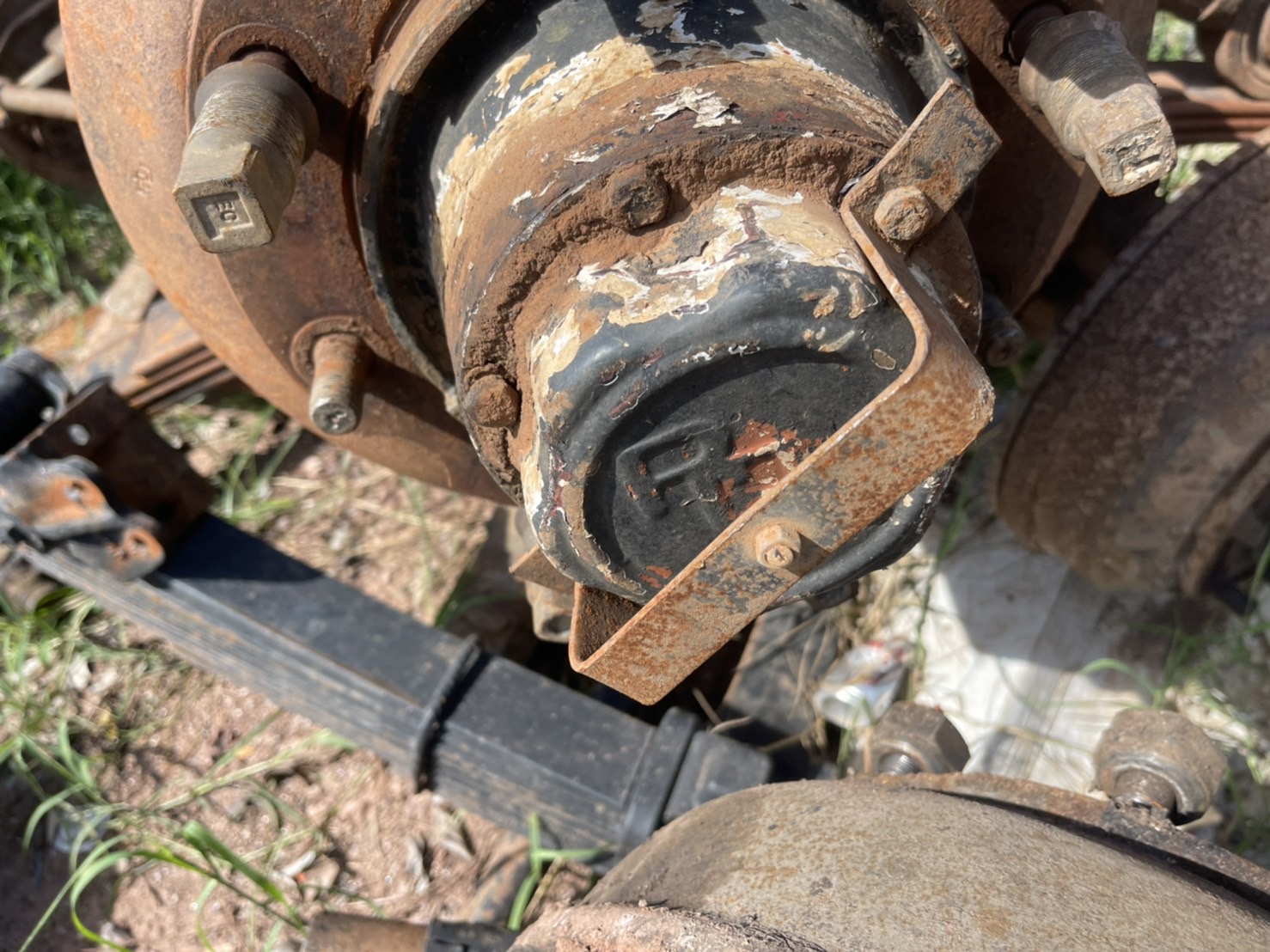 เพลาลูกพ่วง 16500 บาท พร้อมแหนบ