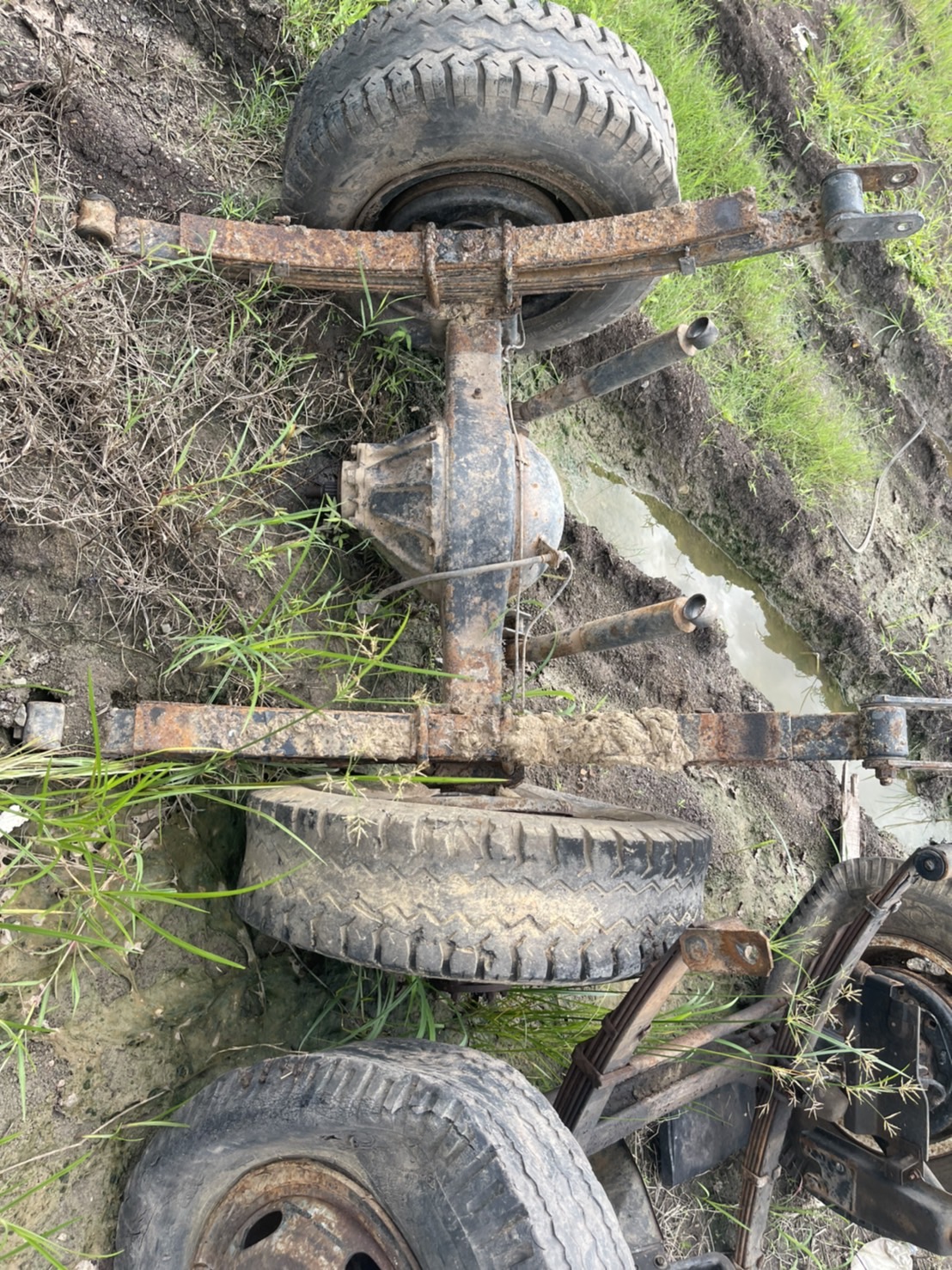 เพลาหลัง คานหน้า ISUZU NKR 20000 บาท พร้อมแหนบ