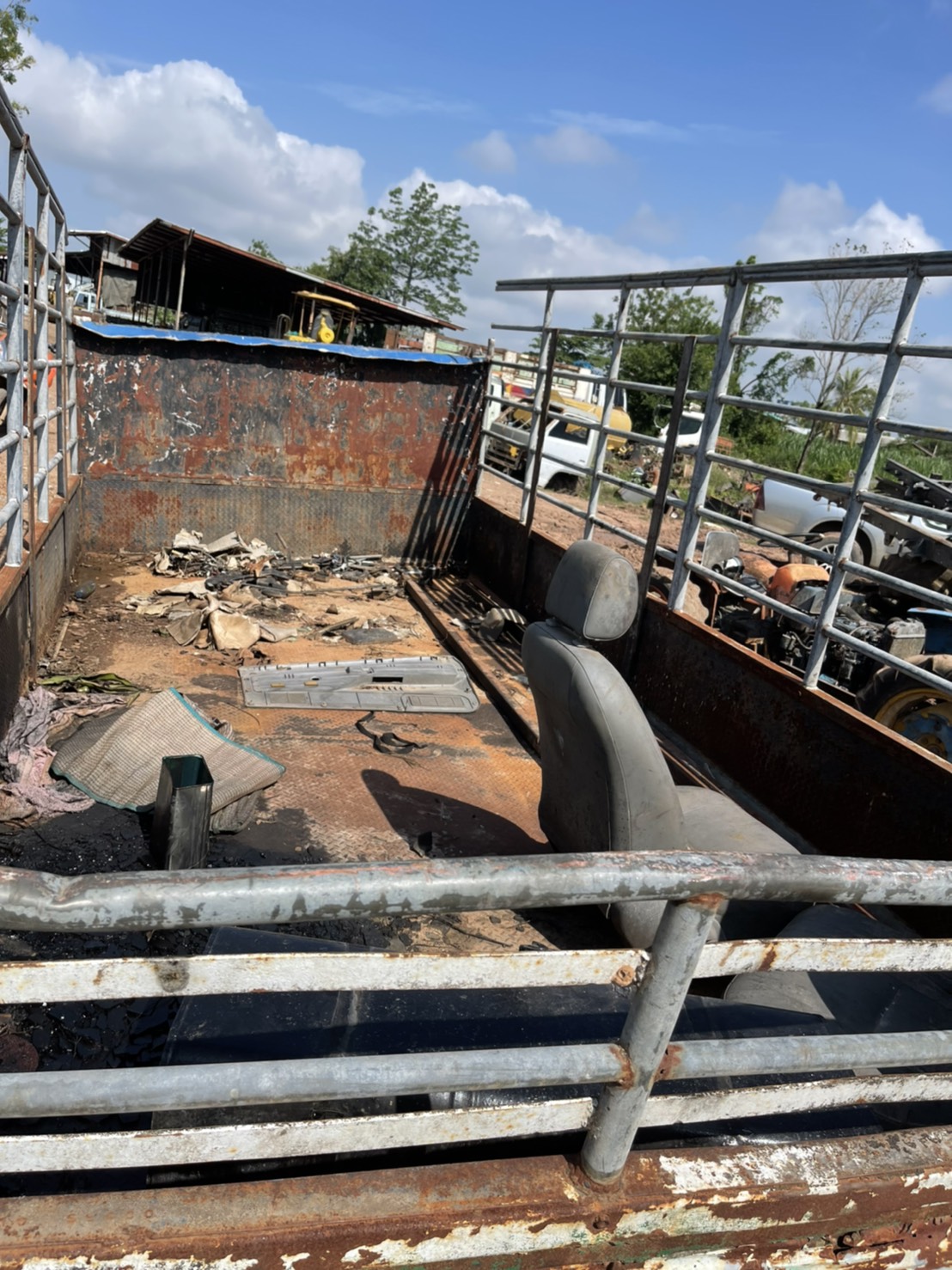 กระบ 6 ล้อพร้อมใช้งาน กระบ 6 ล้อพร้อมใช้งาน