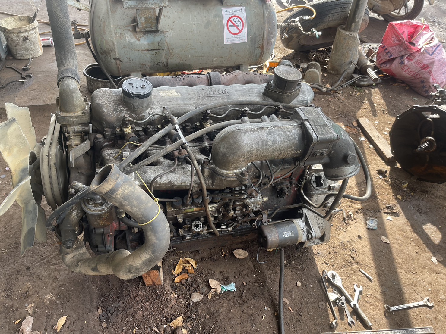 เครื่อง HINO EH700 168 แรงม้า 40000 บาท พร้อมใช้งาน