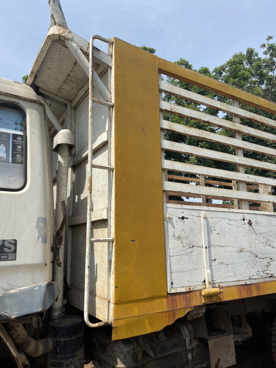 ขายกระบะเหล็ก คัสชีกว้าง 76 ชม ขายกระบะเหล็ก คัสชีกว้าง 76 ชม