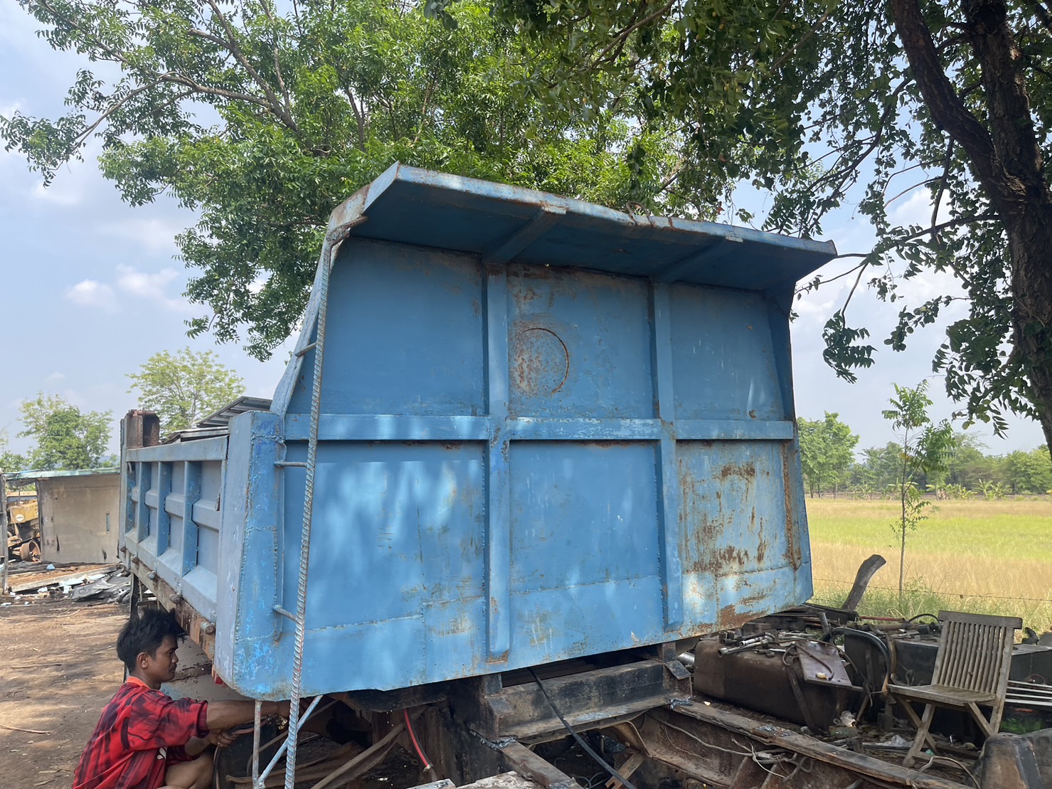 กระบะดั้ม คัสชีกว้าง80ชม ยาว 368ชม กว้าง230ชม 46000 บาท พร้อมใช้งาน