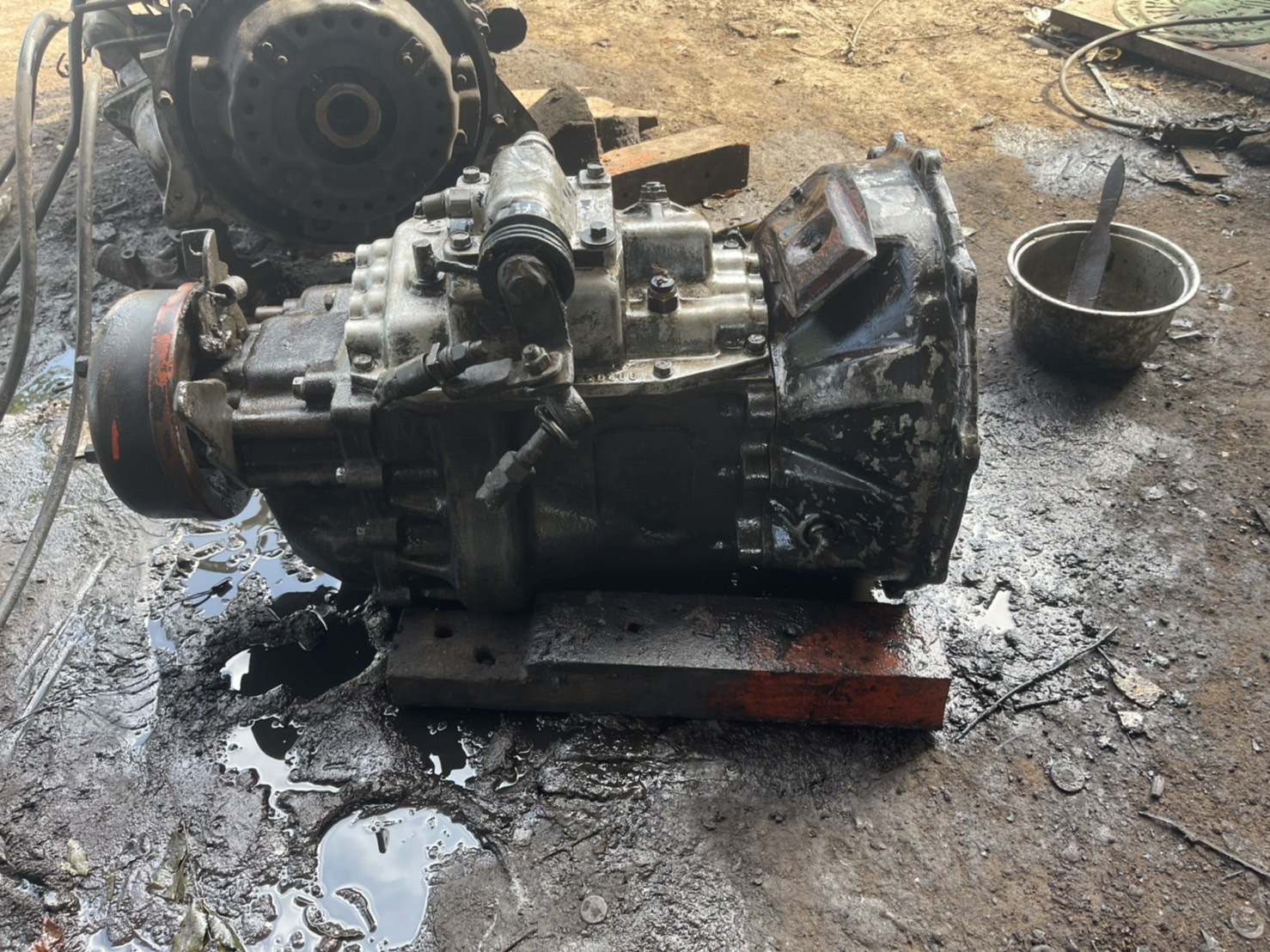 เกียร์ HINO EH 7 เกียร์ถอย 18000 บาท ร้อมใช้งาน