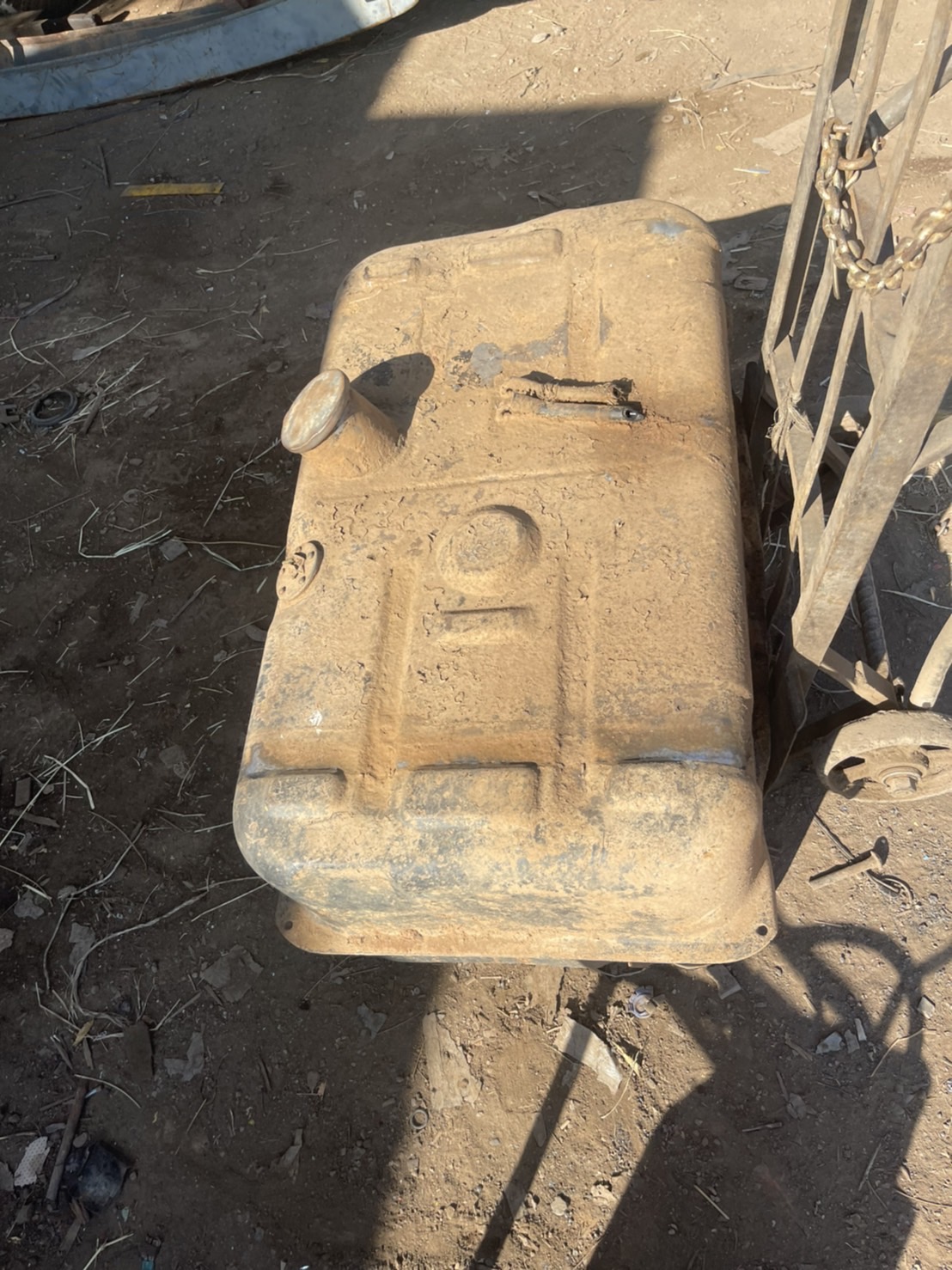 ถังน้ำมัน มิตชู 527 4500 บาท พร้อมแท่น