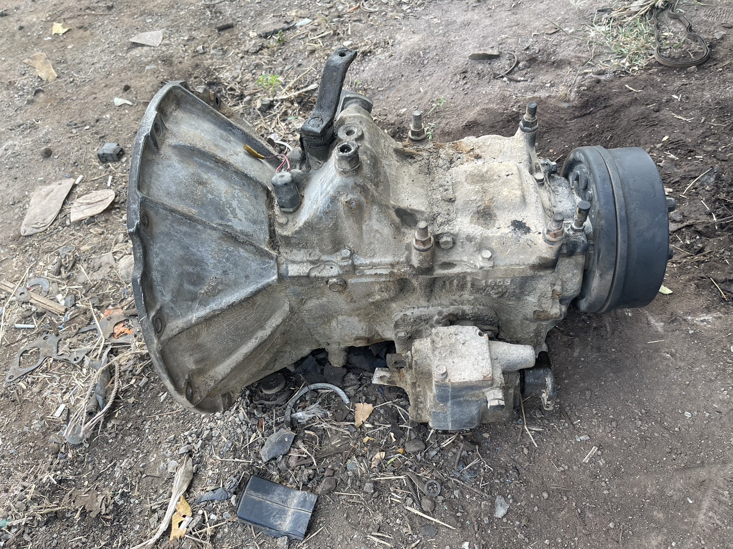 เกียร์ ISUZU NPR 115 12000 บาท ร้อมเกียร์ฝาก