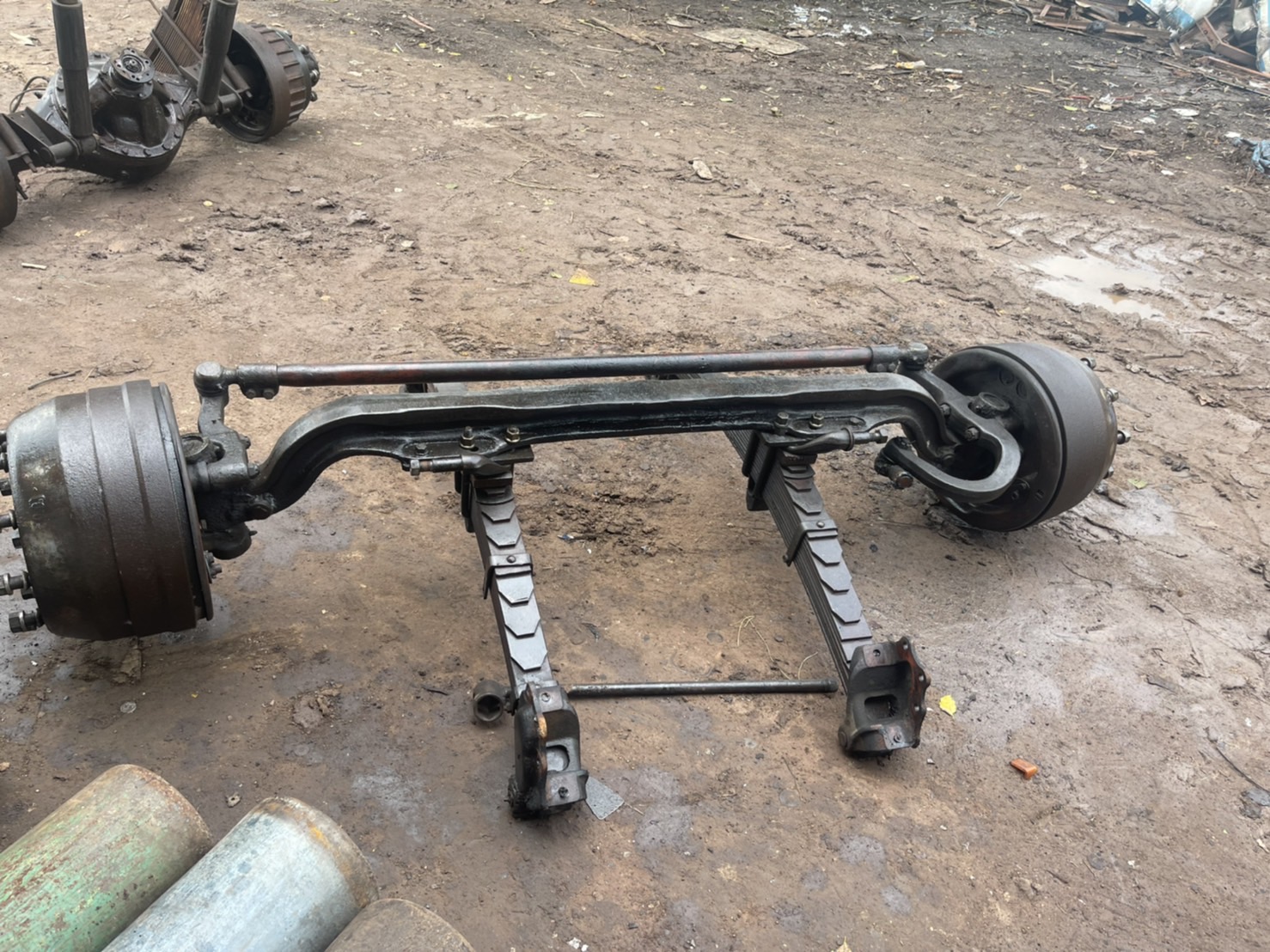 คานหน้า 10 น็อต พร้อมแหนบ  ISUZU 16000 บาท