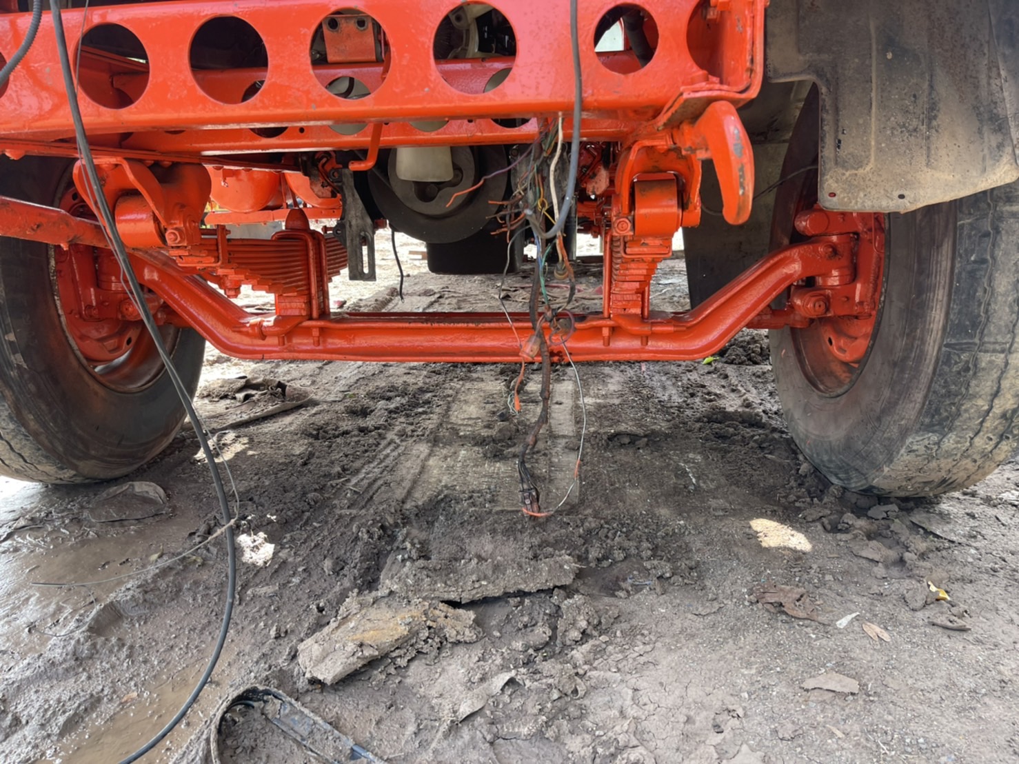 คานหน้า ISUZU JCM สดือแหนบ 31 นิ้ว 16000 บาท พร้อมแหนบ