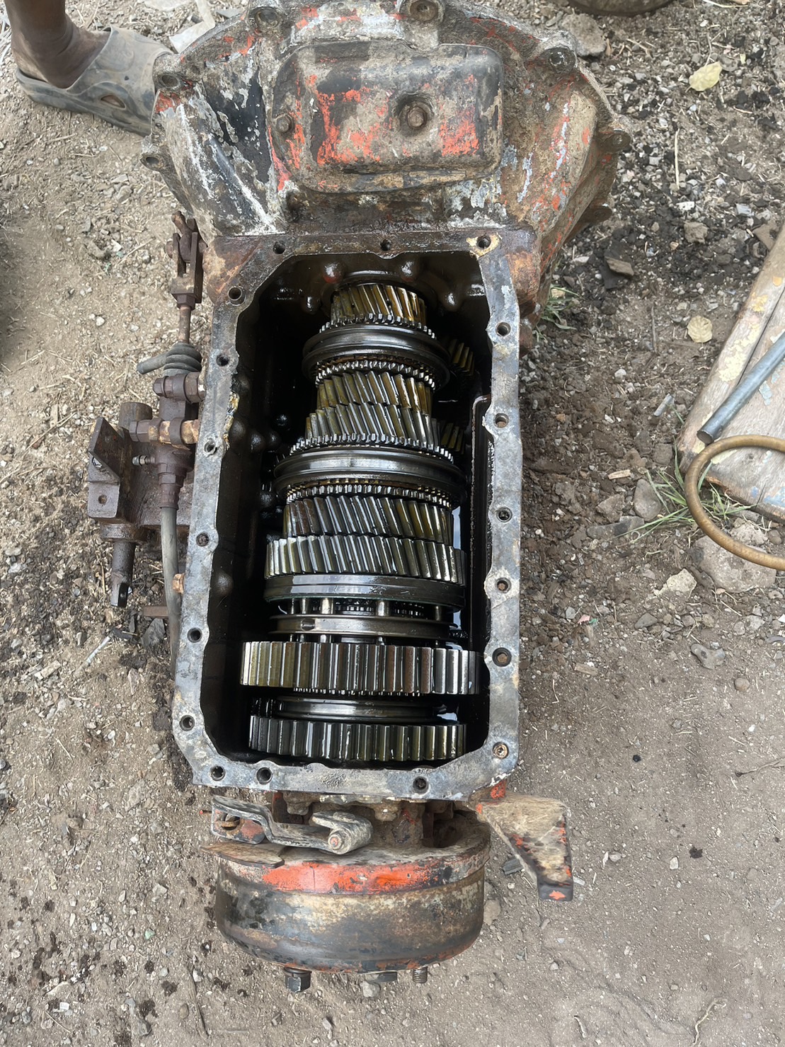 เกียร์ HINO  HO 7 เกียร์ถอย 8 รอบ2 26000 บาท พร้อมเกีย์ฝาก