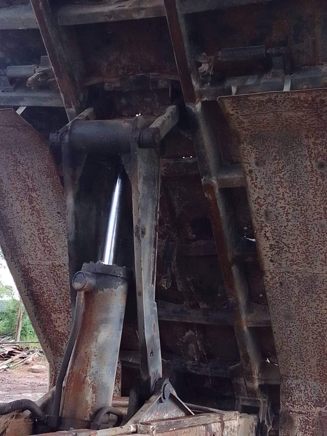 ชุดกระบอกดั้ม โคราช 25000 บาท พร้อมปั้มปั่น ถังน้ำมัน