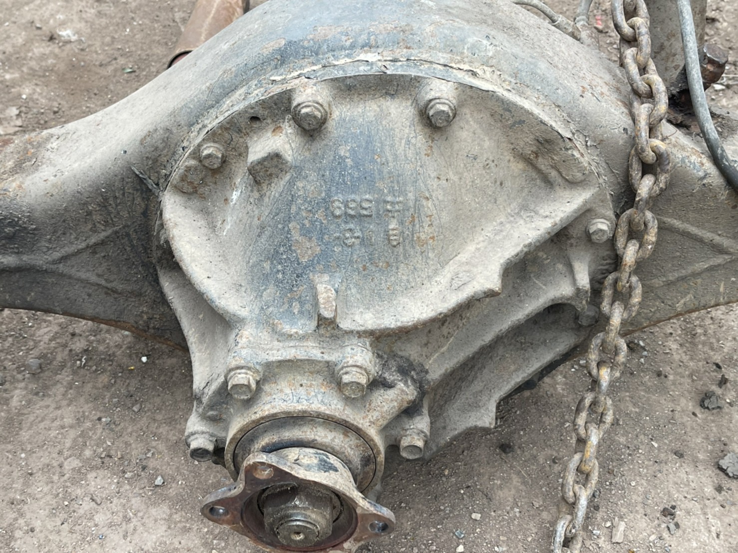 เพลา ISUZU F 6 น็อต 30000 บาท พร้อมแหนบ