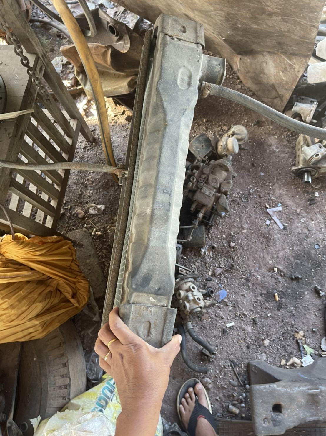 หม้อน้ำ ISUZU ROCK พร้อมใช้งาน