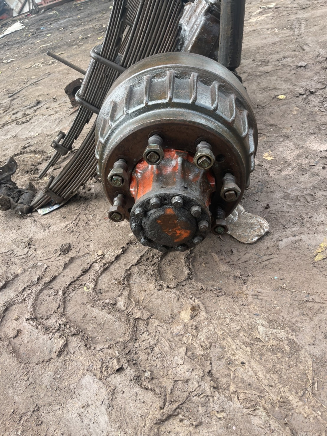 เพลา 6 ล็อ HINO 8 น็อต เฟิ้อง 7-39 25000 บาท พร้อมแหนบ