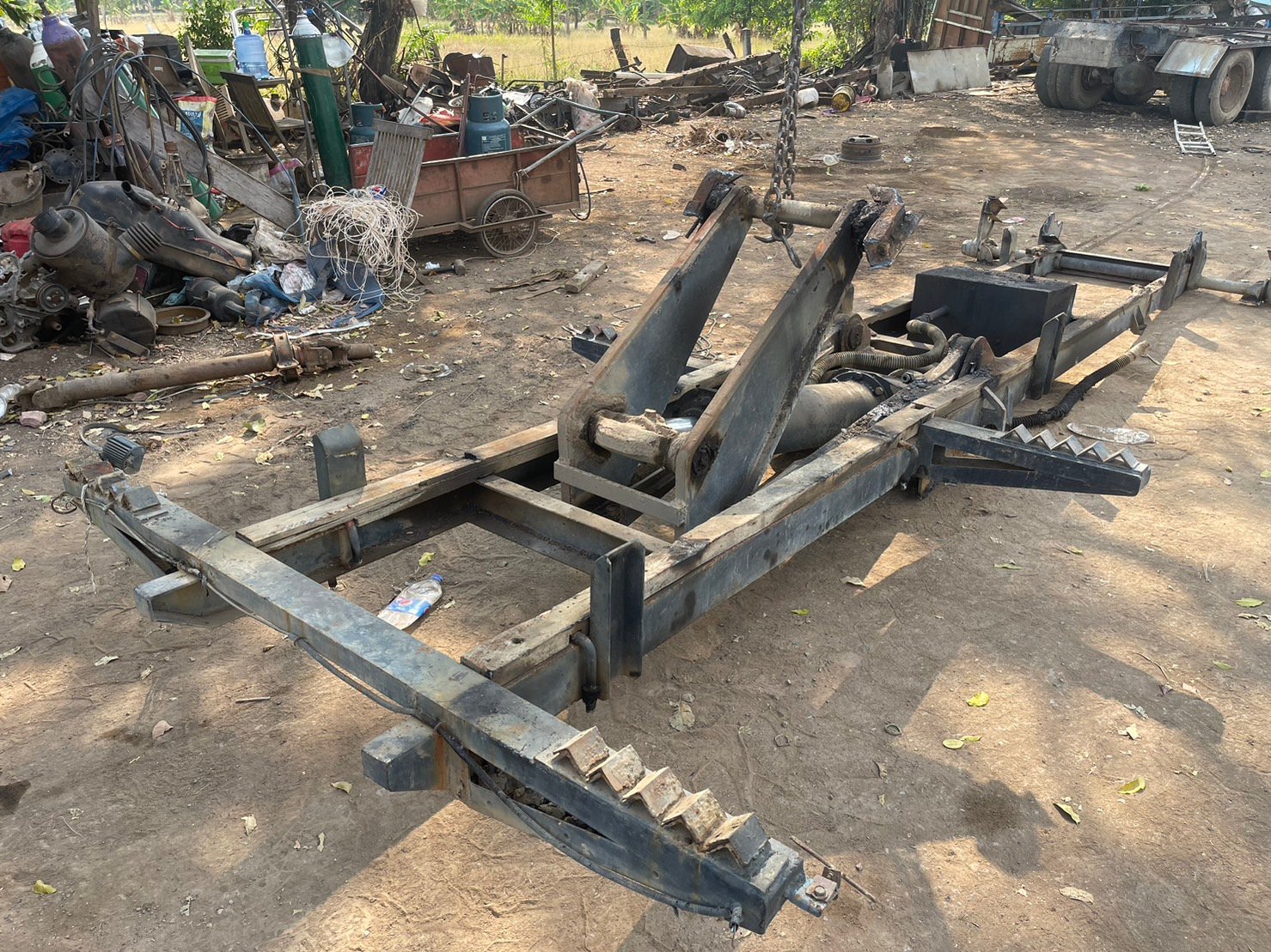 ชุดดดั้ม ISUZU 240 25000 บาท พร้อมปั้มปั่น คัสชีเทียม 12 ตัน