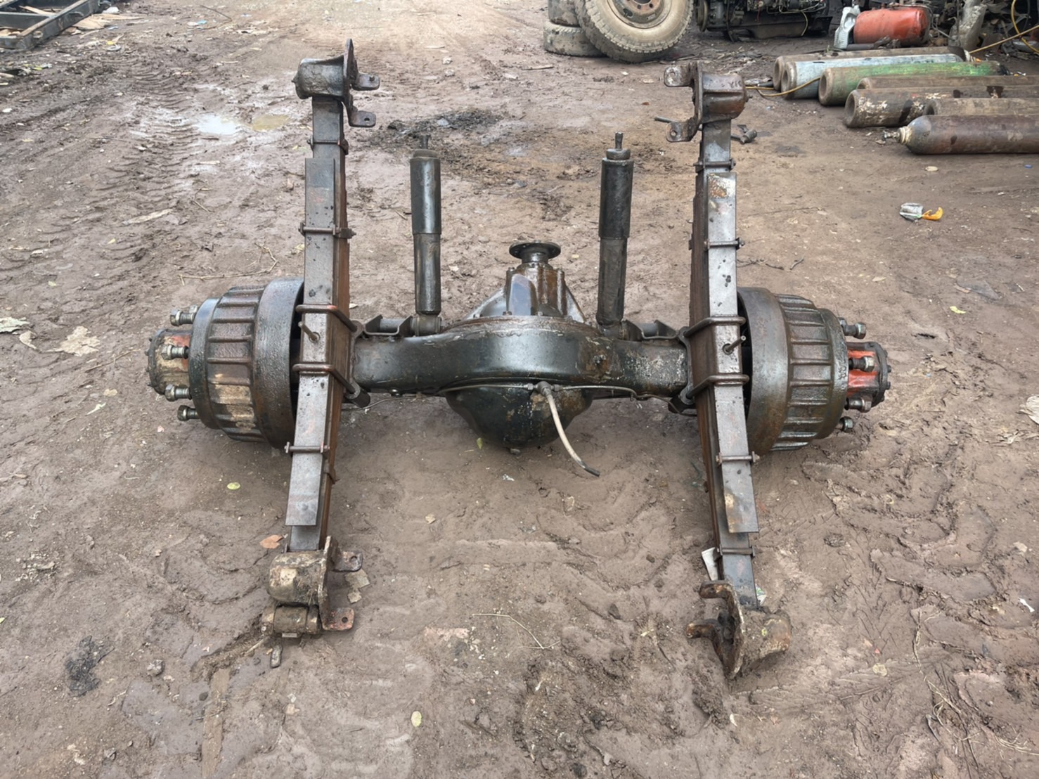 เพลา 6 ล็อ HINO 8 น็อต เฟิ้อง 7-39 25000 บาท พร้อมแหนบ