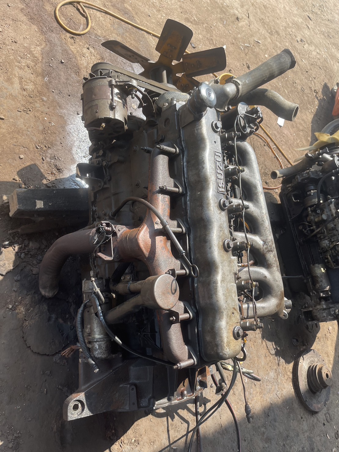 เครื่อง ISUZU 6BD1 165 แรงม้า มีปั้มลม 38000 บาท พร้อมใช้งาน