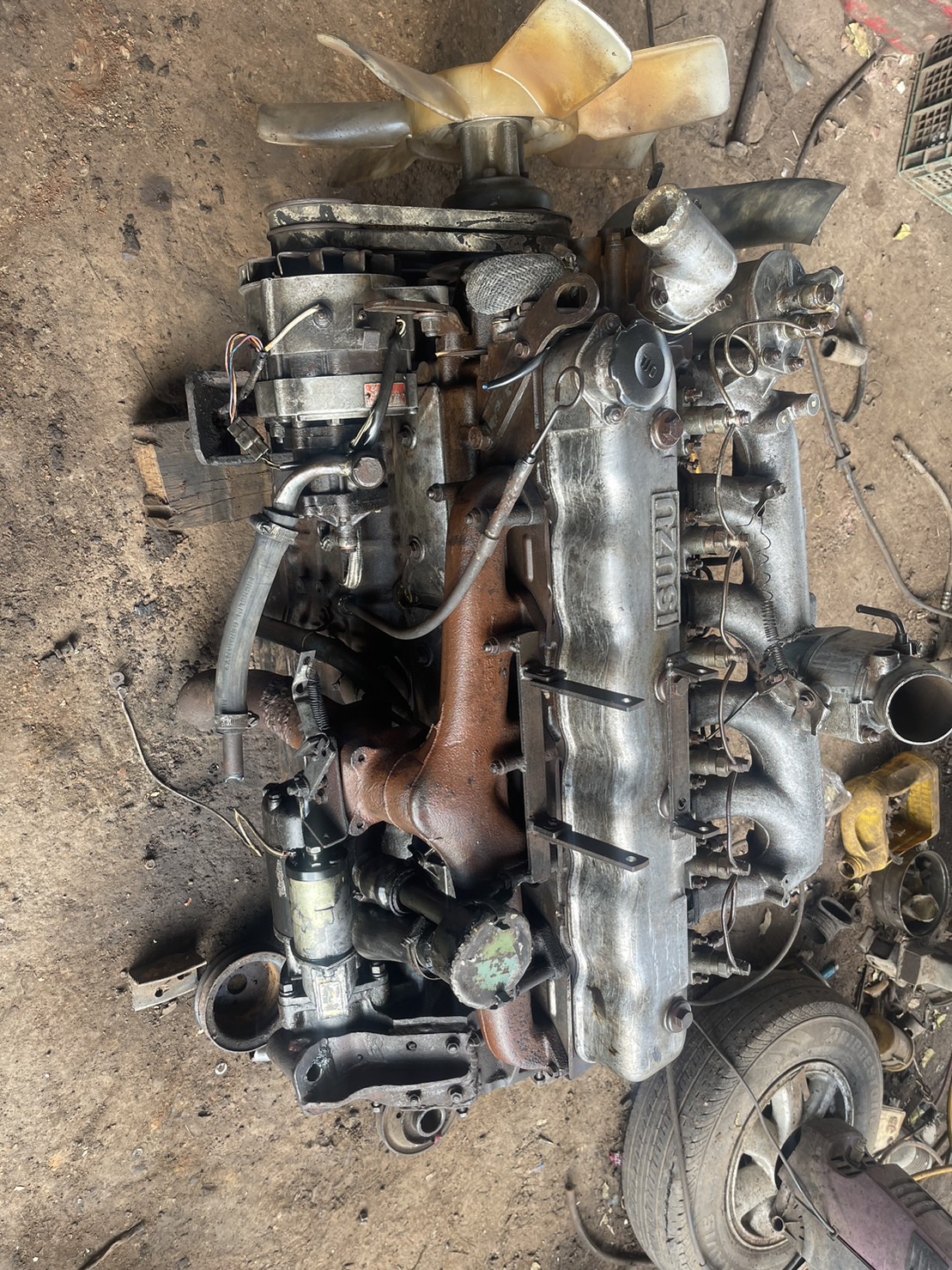 เครื่อง ISUZU 6BD1 45000 บา พร้อมใช้งาน